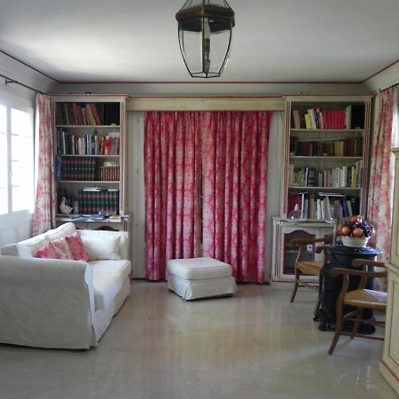 Chambre D'Hote "Avignon" Aramon Exterior photo