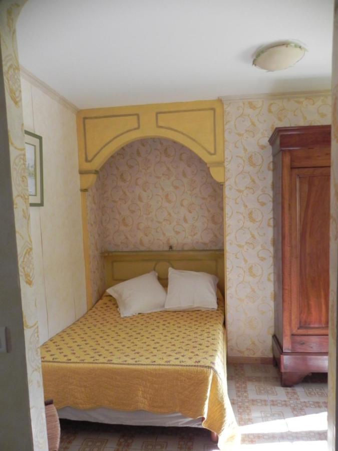 Chambre D'Hote "Avignon" Aramon Exterior photo