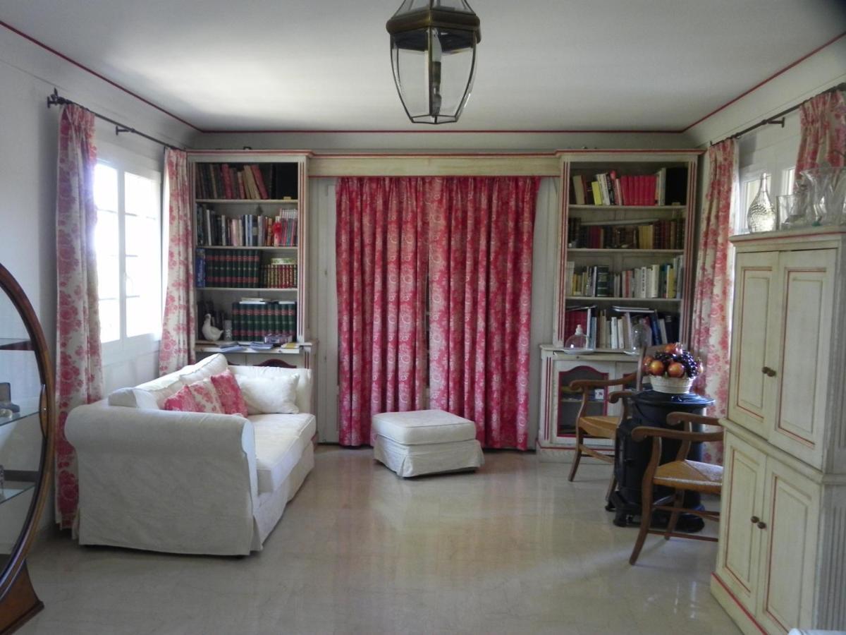 Chambre D'Hote "Avignon" Aramon Exterior photo